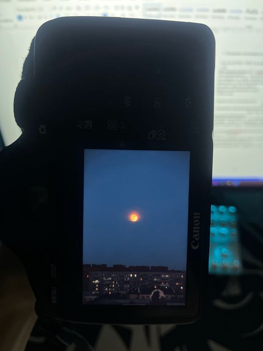 Фотоаппарат Canon EOS 550d
