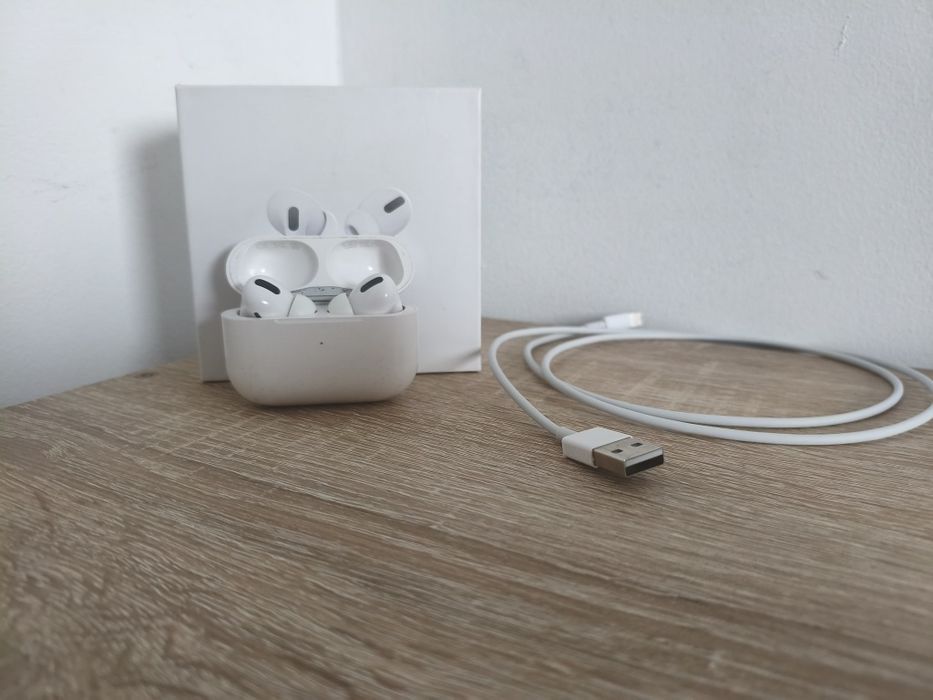 Apple Airpods pro 1st