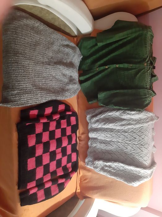 Отдам женские вещи !!!