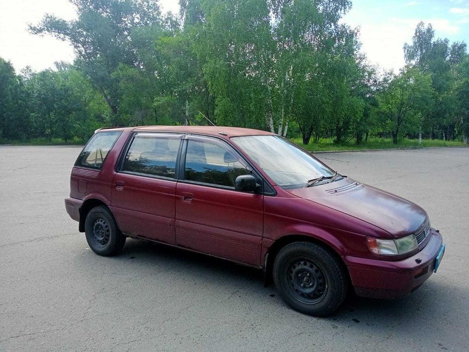 Продам Mitsubishi Chariot 1995 г.