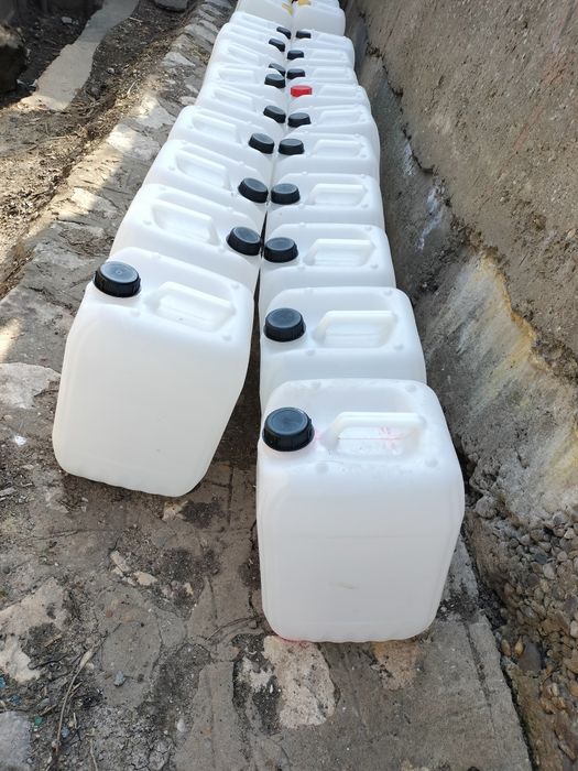 Bidoane de plastic de 22 litri , Preț 15 Lei