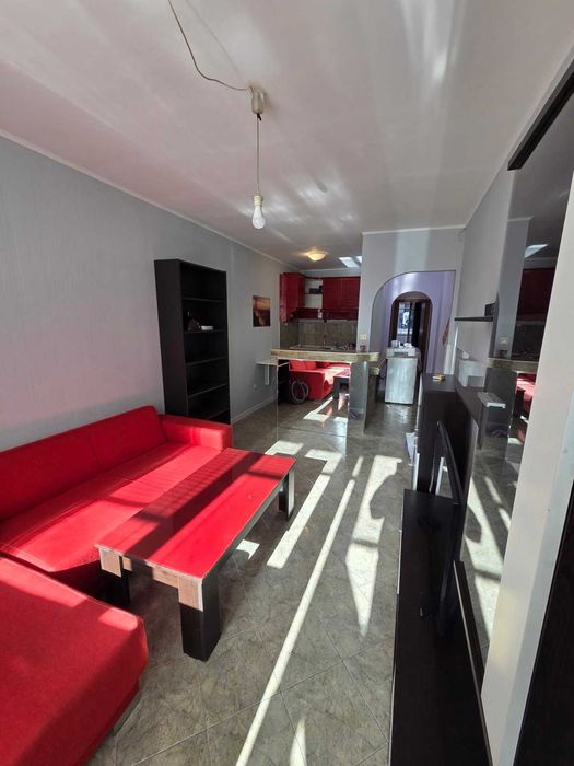 Двустаен апартамент под наем в кв. Бели брези, до метро