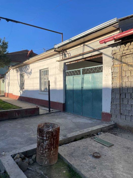 ХОВЛИЛИ УЙ СОТИЛАДИ СРОЧНО хамма кулайликлар мавжуд.