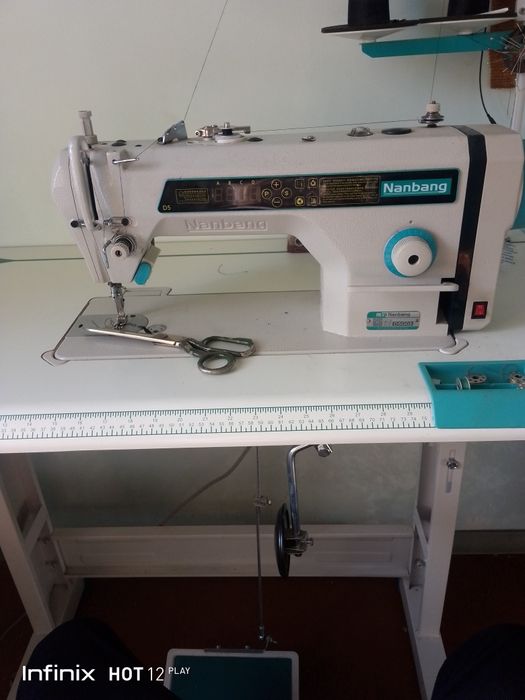 (SROCHNI SOTILADI) Tikuv mashinkasi sotiladi averlok va tuğri chok