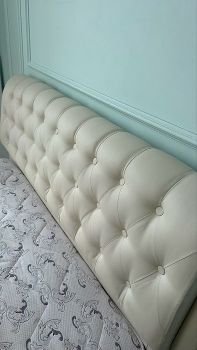 Продам Кровать с матрасом