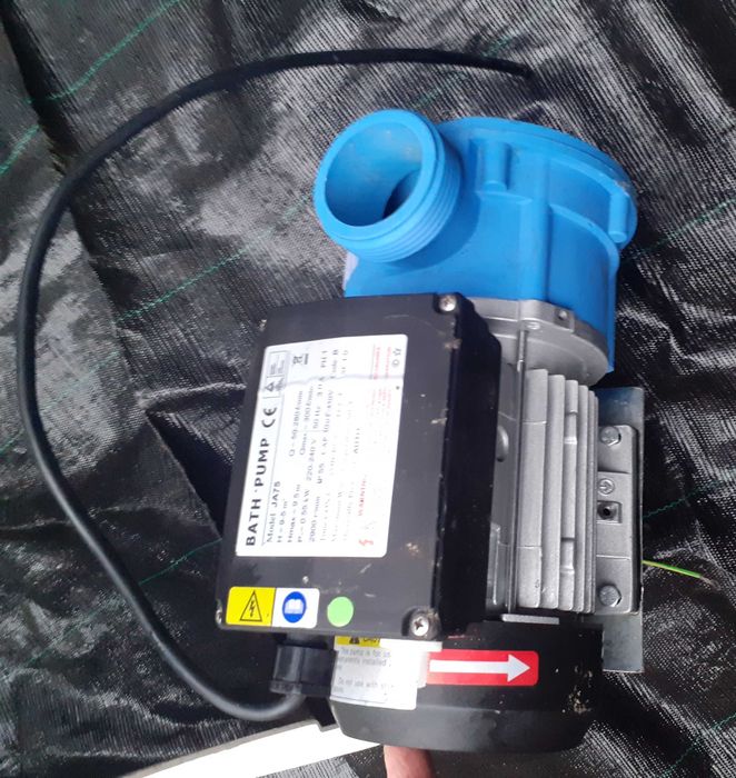 Cada baie cu hidromasaj