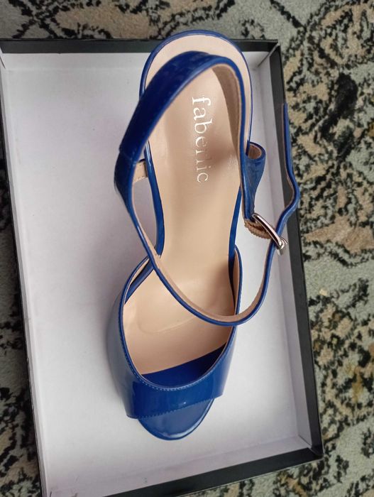 Продам новые туфли Faberlic