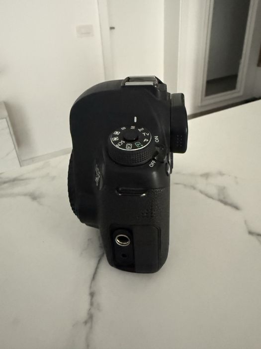 Panasonic GH4 + Canon 6D + 24-105 L + 50mm + Tamron 10-24 + Zeiss 35mm