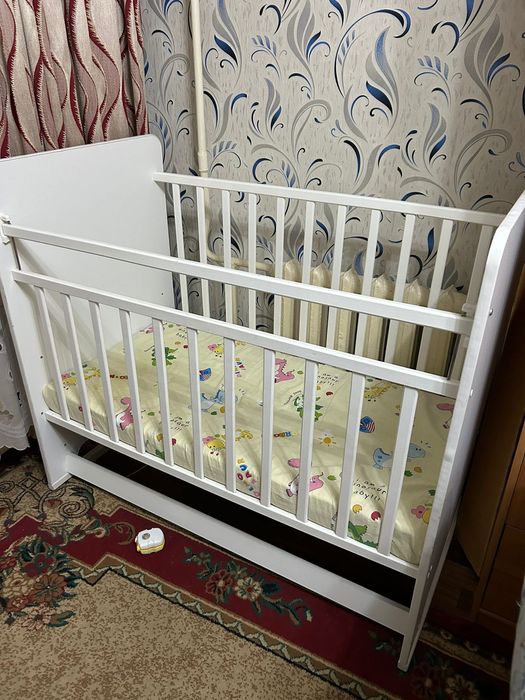 Детская кроватка