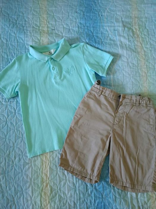 Комплект тениска с яка и панталонки