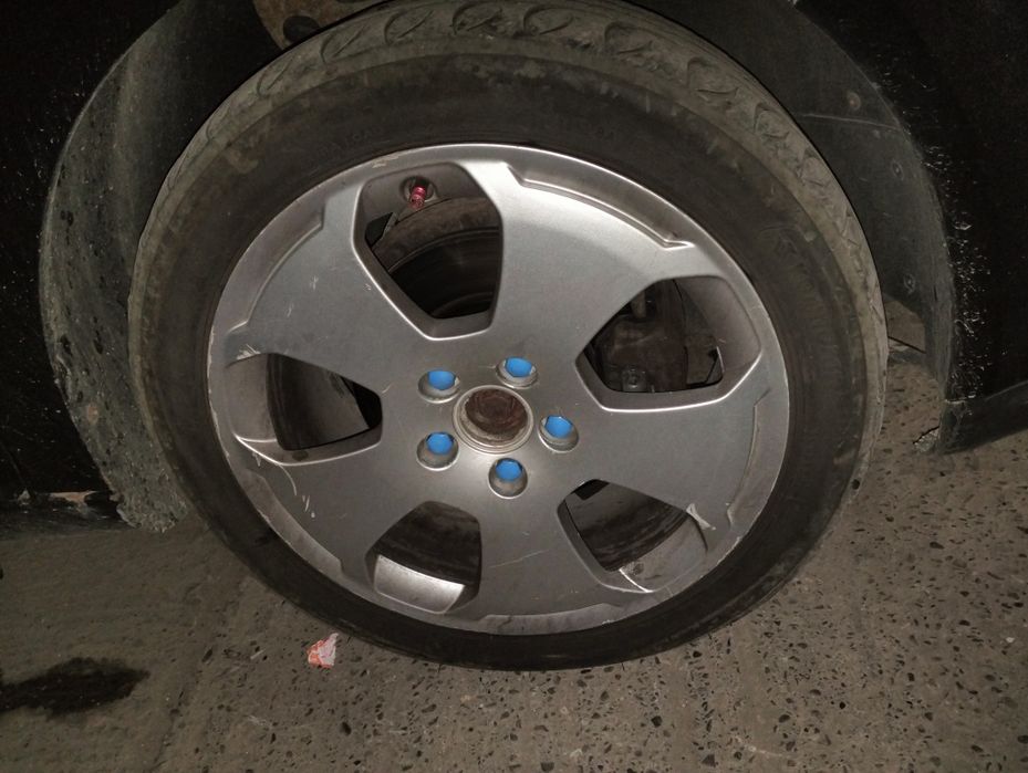 Vând jante golf 5 aliaj R17