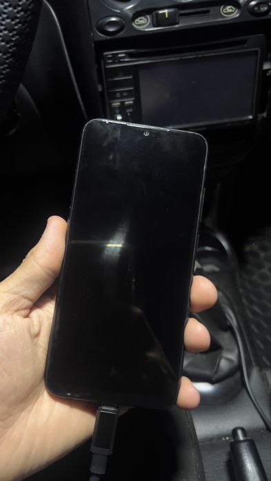 Redmi not 8 4\64 gb         Samsung A20  bor