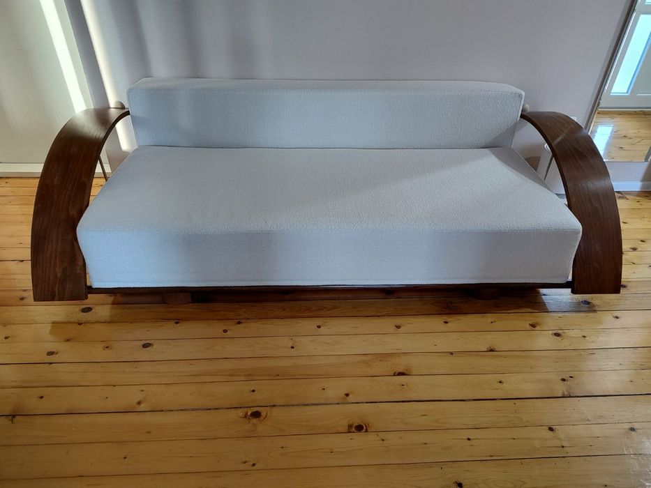 Тапицирано канапе