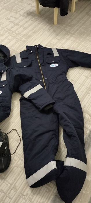 Продам спецодежду новый