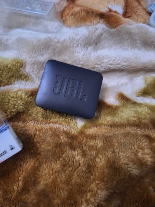 JBL GO 2 в хорошем состоянии