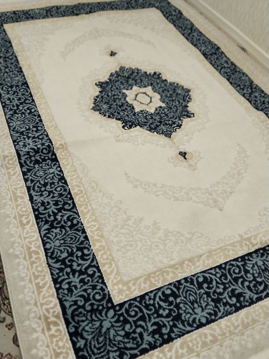 ковёр новый за 10 ооо /