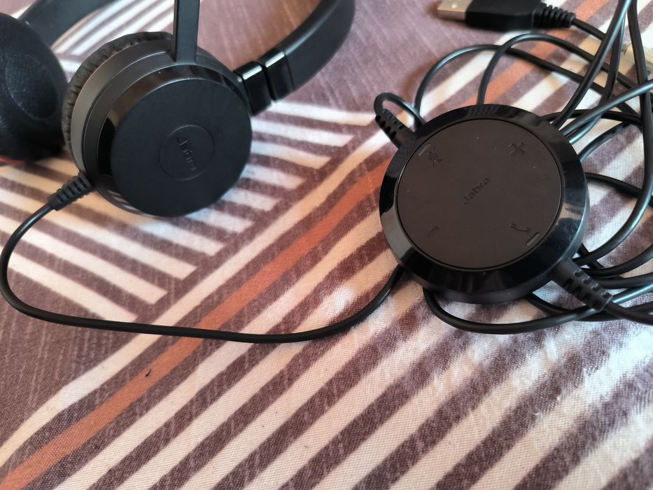 Продам оригинальные наушники Jabra Evolve 20