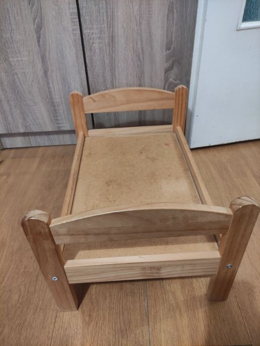 Дървено легло за кукли