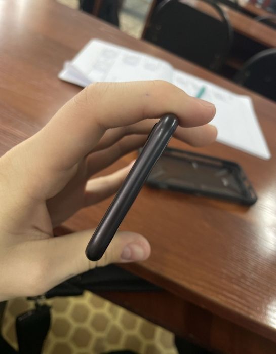 iPhone 8 black 64g