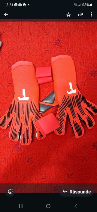 Manusi portar fotbal titan  nr 9 produs  nou  400 lei