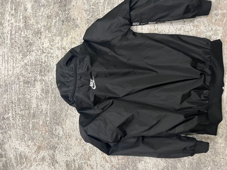 Яке Nike sportswear