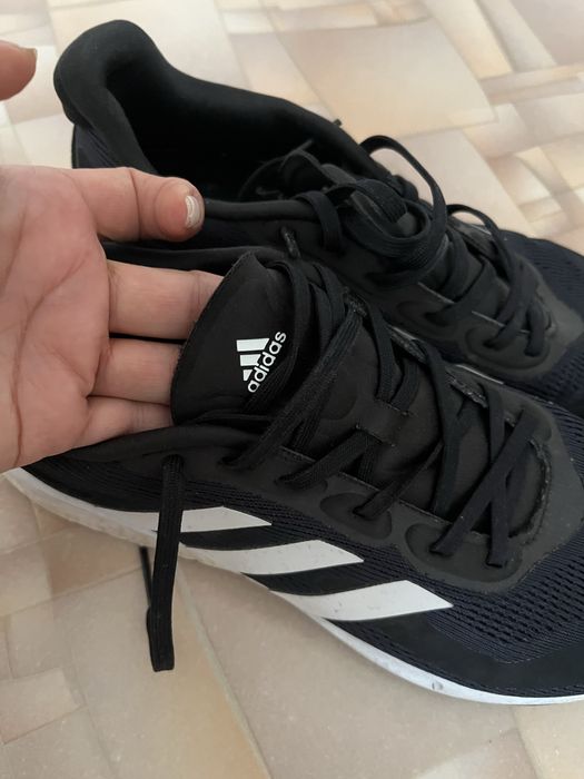 Продам мужские кроссовки оригинал