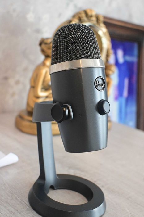 Микрофон Blue Yeti Nano