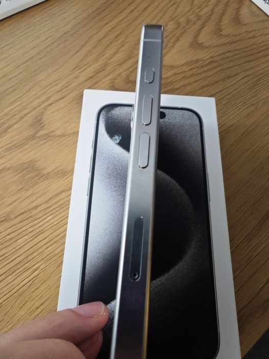 Apple iPhone 15 Pro – 1TB, White Titanium | 86% батерия | Като нов
