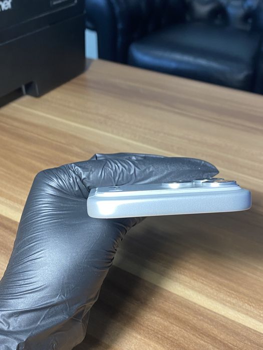 iPhone 17 Pro Max  • 256 GB • Silver