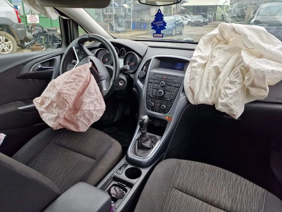 Dezmembram Opel Astra J, an 2011, 1.7 CDTI, cod A17DTS