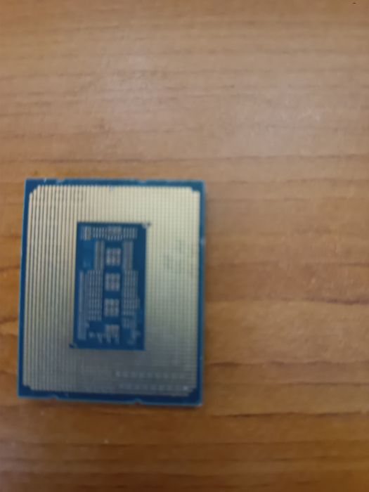 Продавам процесор с проблем I5 13600KF