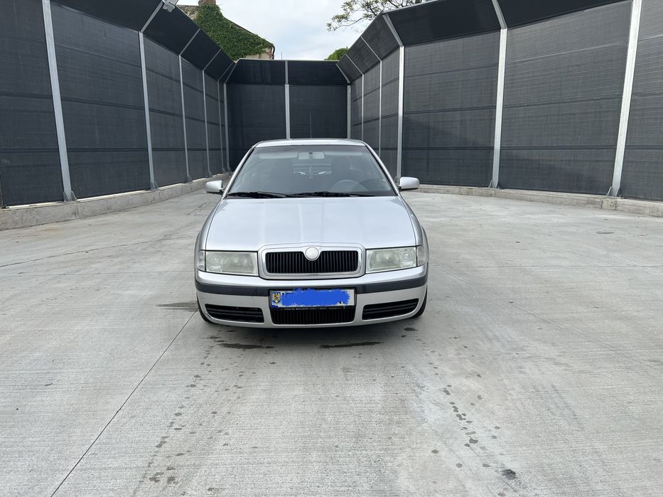 Dezmembrez skoda octavia 1