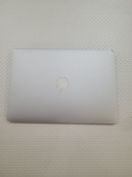 Продам MacBook Air 2013