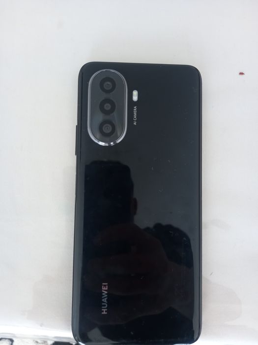 Продается телефон Huawei nova Y70 в отличном состоянии