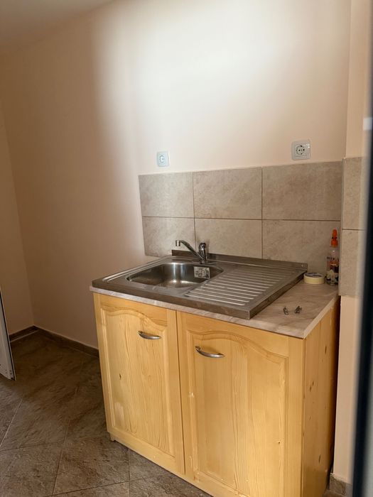 Дава се под наем Едностаен апартамент в Пловдив, Кършияка - 30 кв.м за 204 € - Снимка #1