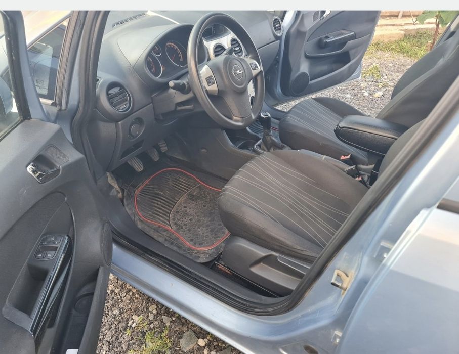 Opel corsa 1.2 benzina