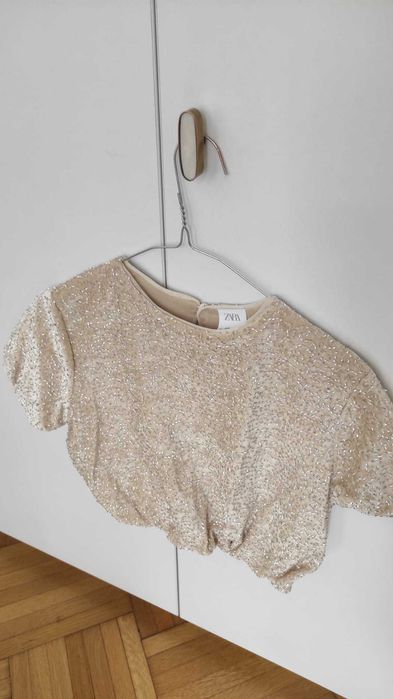 Bluza eleganta cu aplicatii metalice ZARA Kids, fete, masura 130