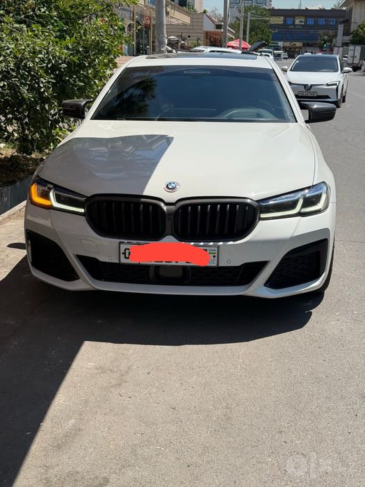 BMW 5 Seria G30 530E sotiladi ulgurib qolila