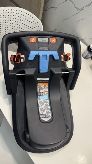 Авто кресло жуда зур