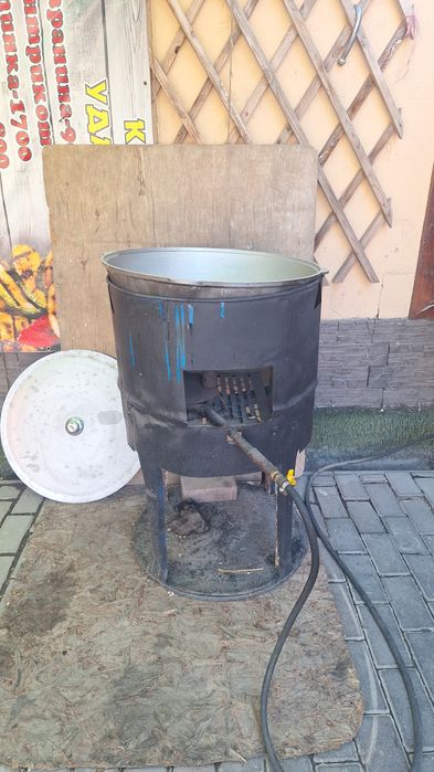 Продам казан, горелку, и подставку.