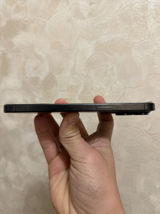 Продавам айфон 15 про макс без никаква щета ! Без кутия !