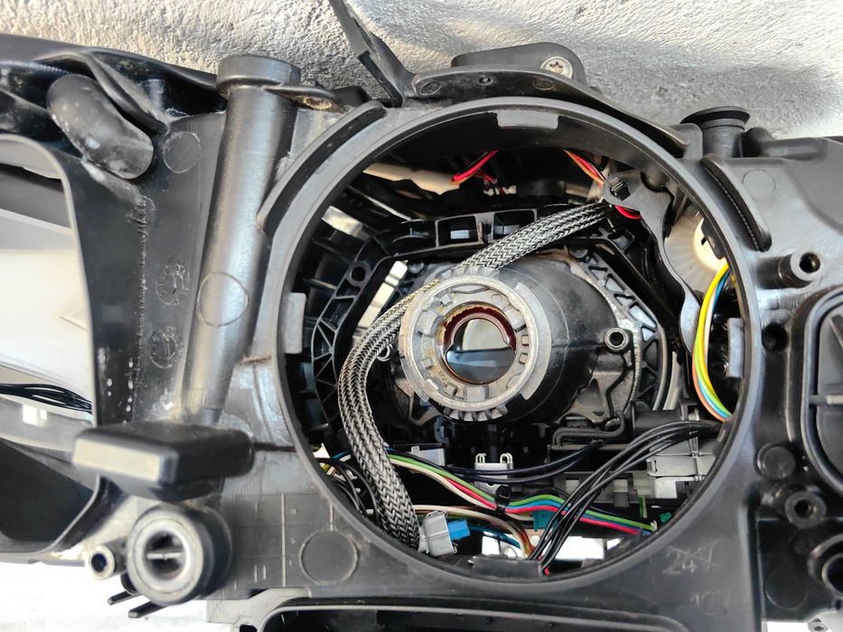 Оригинални  фарове  БМВ Ф10  BMW F10 Bixenon Led  Adaptive