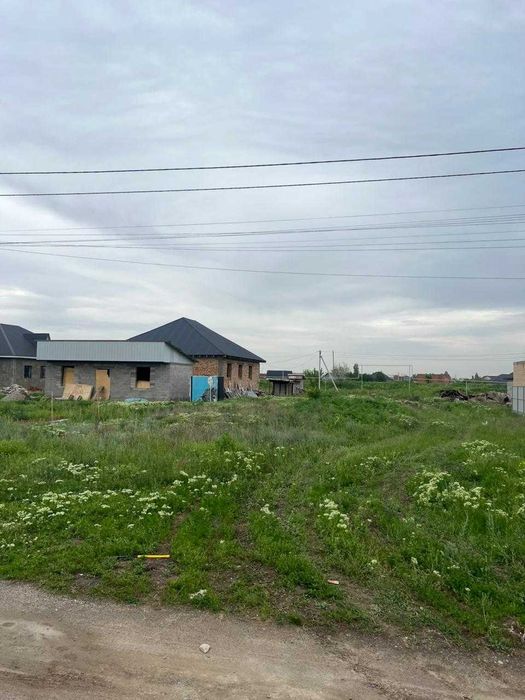 Участок рядом с БАКАД со Школой