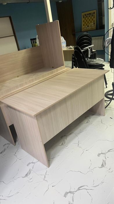 Парта для учебы и т.д