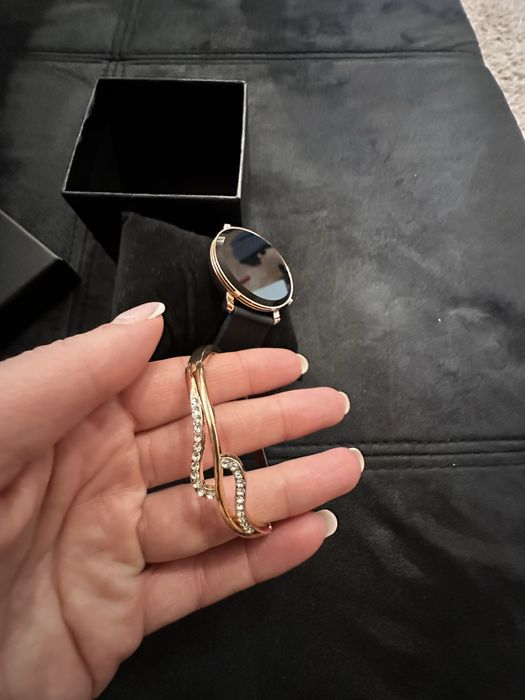 Елегантен дамски часовник с гривна