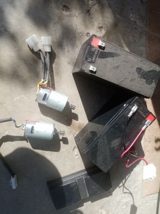Baterii de scuter si motoare electrice
