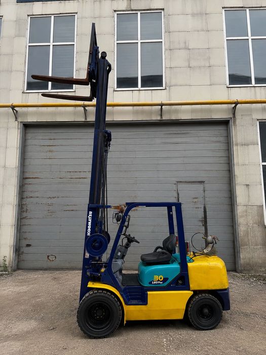 Komatsu погрузчик бензин газ