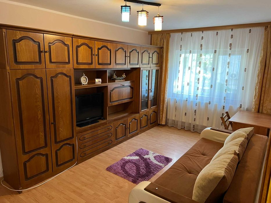 Inchiriez apartament 2 Camere Etaj 1, Micro 17 Galati