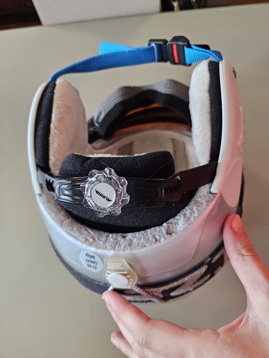 Детска ски каска Alpina 51-55 и очила