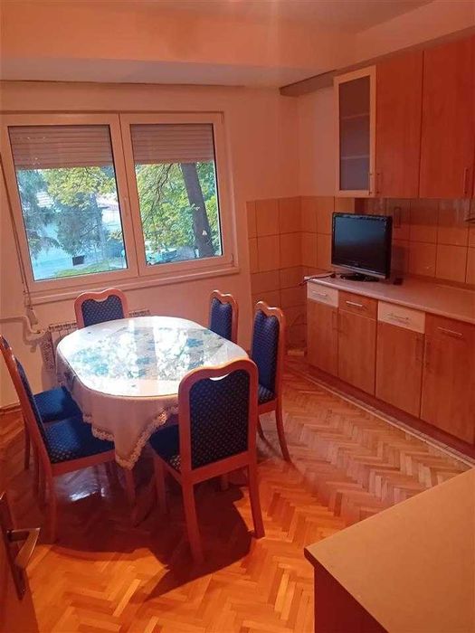 Дава се под наем Тристаен апартамент в Пловдив, Гагарин - 86 кв.м за 351.9 € - Снимка #2